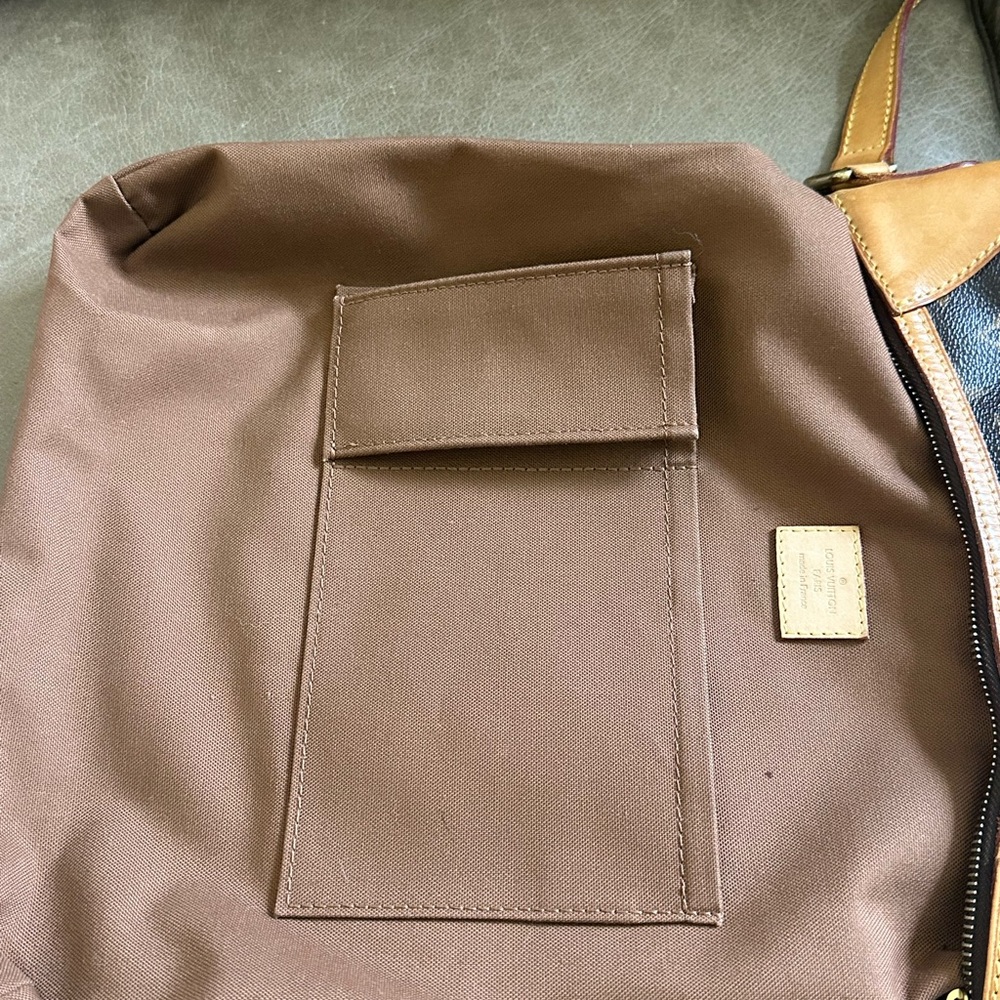 Louis Vuitton - Picture 11 of 11
